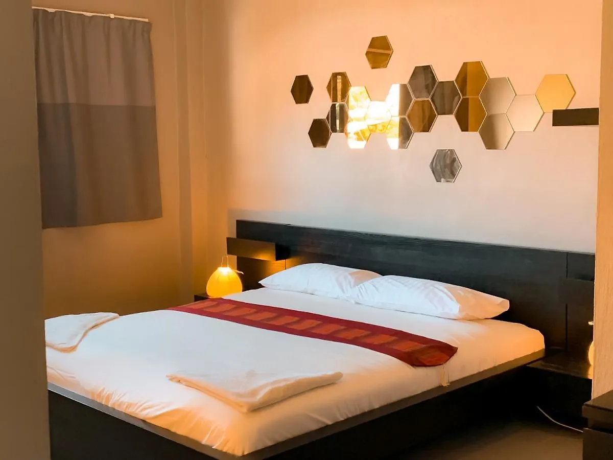 Infinity Guesthouse Тау Таиланд